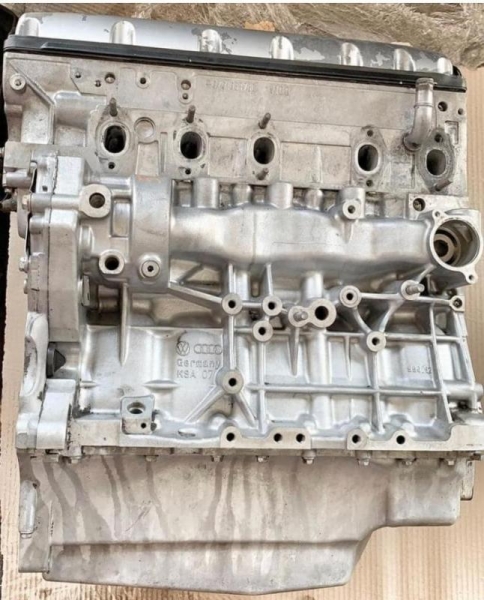 Reparatii motor VOLKSWAGEN TRANSPORTER T5 (2003-)
