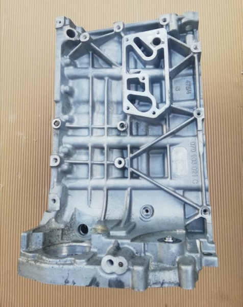 Reparatii motor VOLKSWAGEN TOUAREG (2002-)